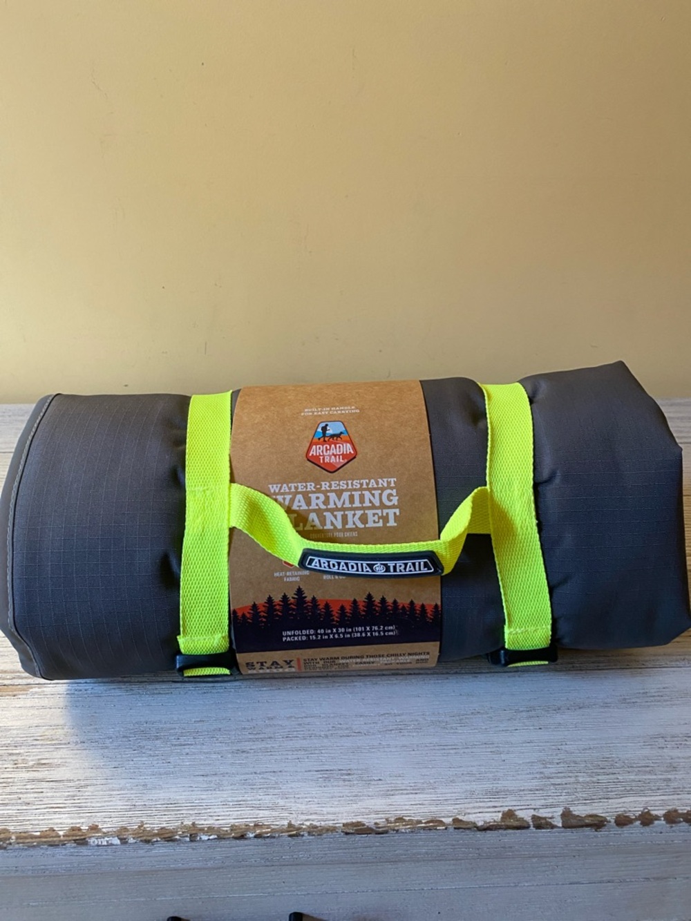 Arcadia Trail Water-Resistant Pet Warming Blanket - Gray with Neon Yellow Straps